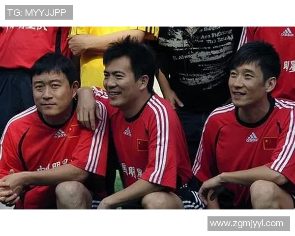 足球明星赠送运动鞋却不附赠鞋垫引发球迷热议背后原因揭秘