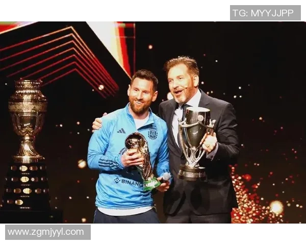 足球明星荣耀时刻合影高清图集展现足坛风采与激情瞬间